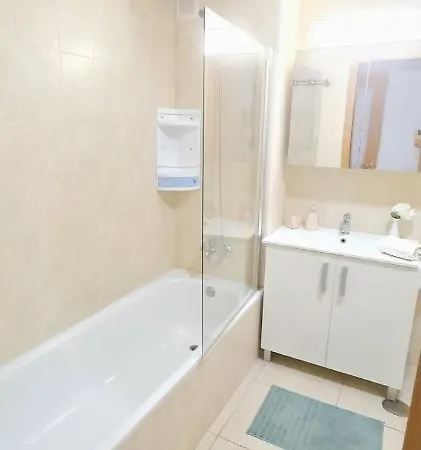 Проживание в семье Beautiful Bedroom With Private Bathroom *