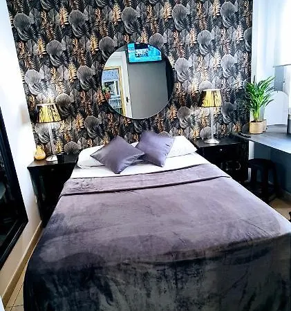 Beautiful Bedroom With Private Bathroom ホームステイ マルベーリャ