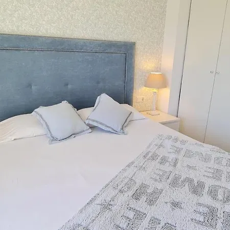 Beautiful Bedroom With Private Bathroom ホームステイ マルベーリャ